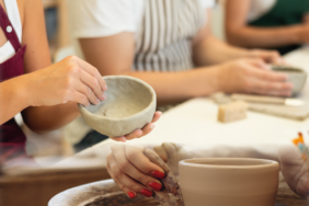 Claymore Art Studio Moda'da yeni sezon seramik atölyeleri ve etkinlik programını başlattı