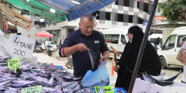 Rize'de Karadeniz palamudu tezgahlarda 50 liradan başlayan fiyatlarla satışa sunuluyor