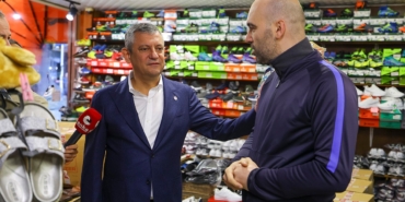 Özgür Özel Rize'nin Pazar ilçesinde selden etkilenen esnafı ziyaret etti