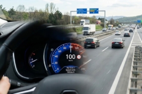 Avrupa Otoyollarında 100 Kilometre Hız Sınırı Önerisi Tartışma Yarattı