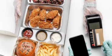 Uber kurumsal yemek platformu ezCater'ı 2,3 milyar dolara satın alıyor