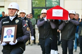 Pursaklar'daki saldırıda şehit düşen polis Ahmet Türkoğlu son yolculuğuna uğurlanıyor